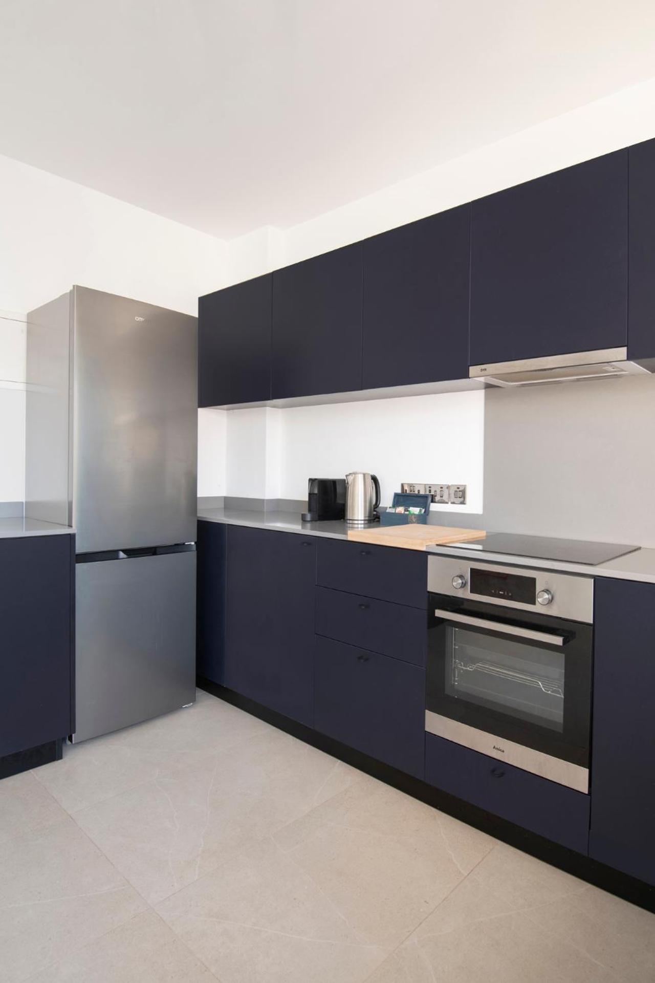 Amazing Two Bedroom Apartment Larnaca Buitenkant foto