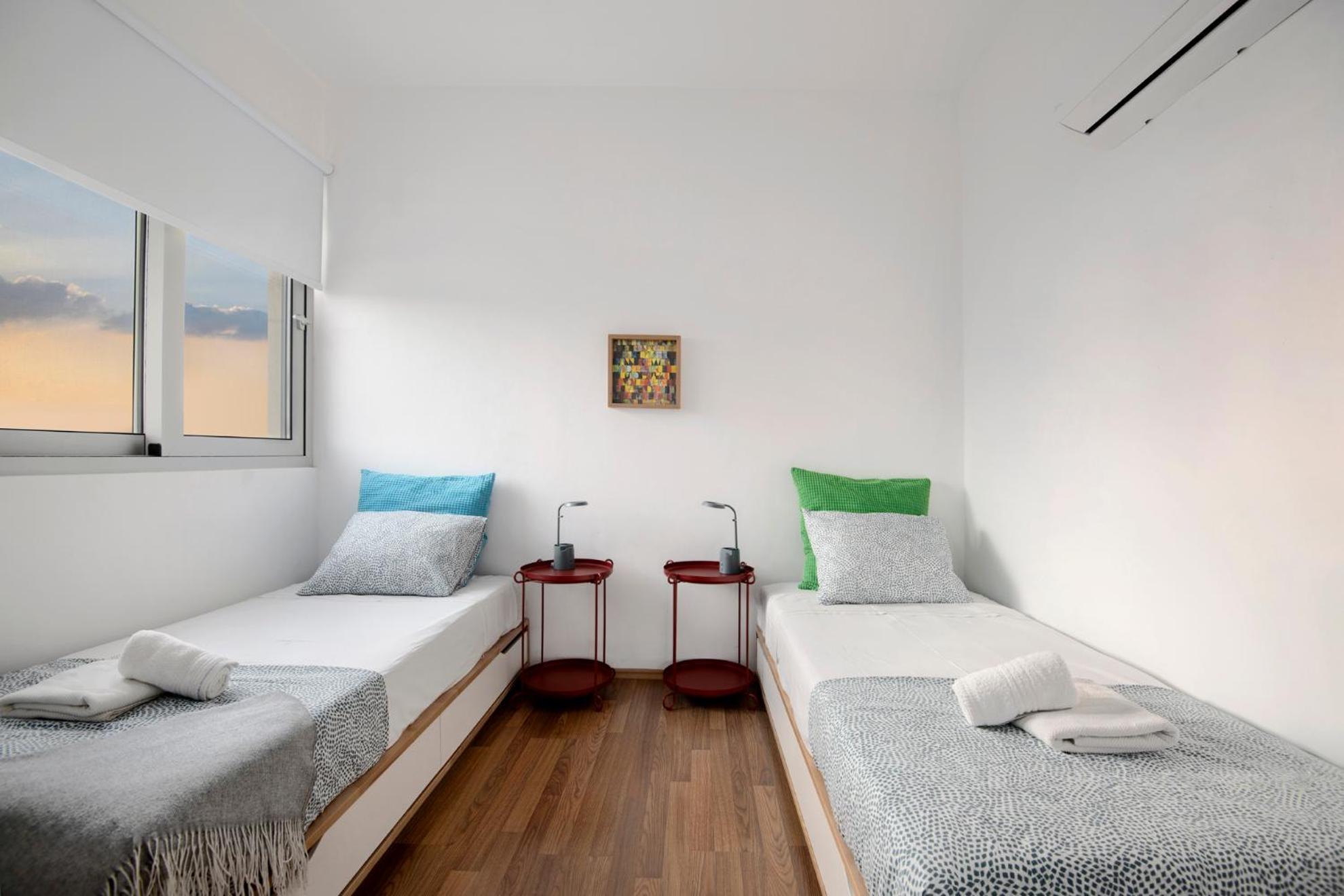 Amazing Two Bedroom Apartment Larnaca Buitenkant foto