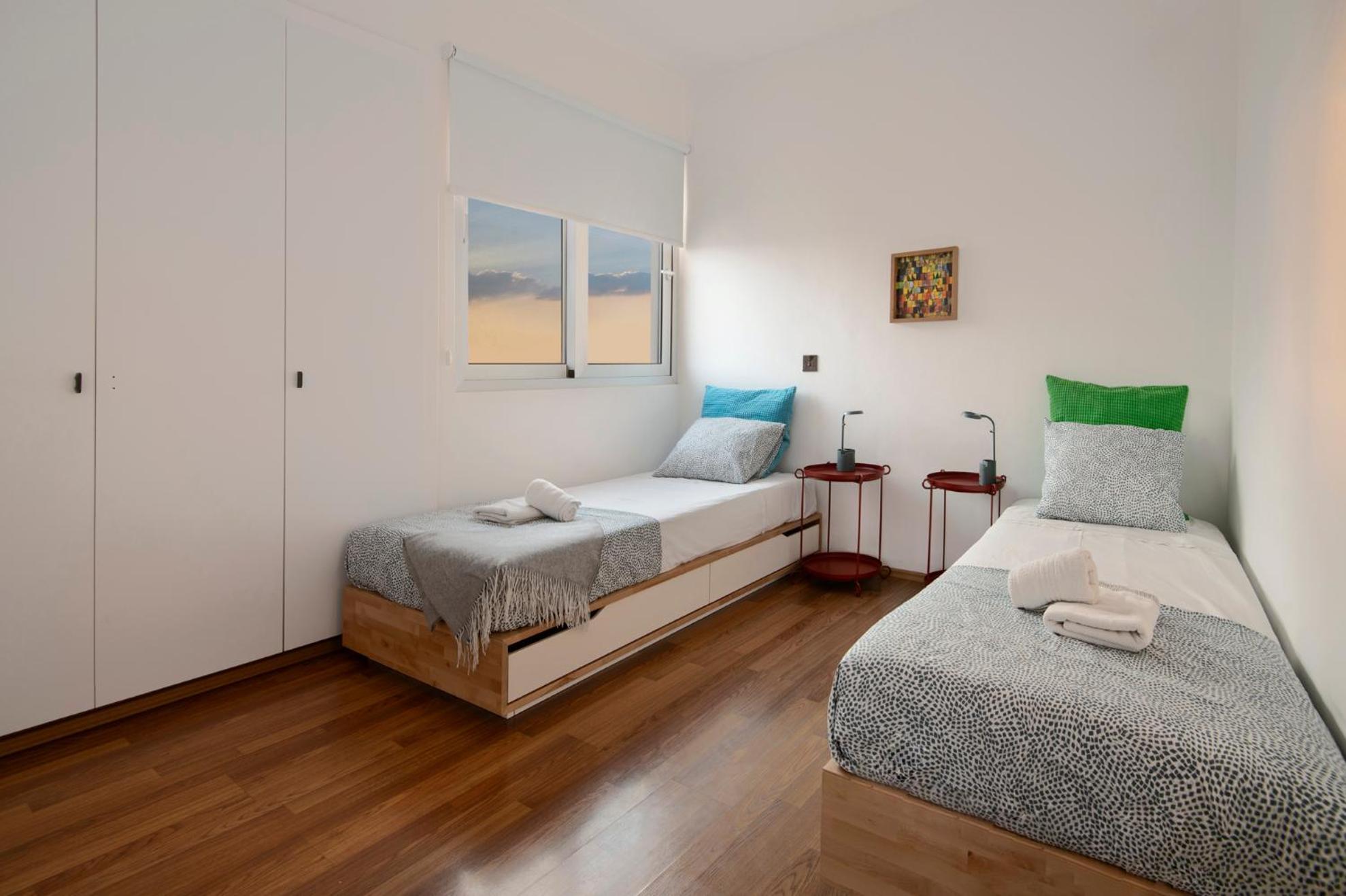 Amazing Two Bedroom Apartment Larnaca Buitenkant foto