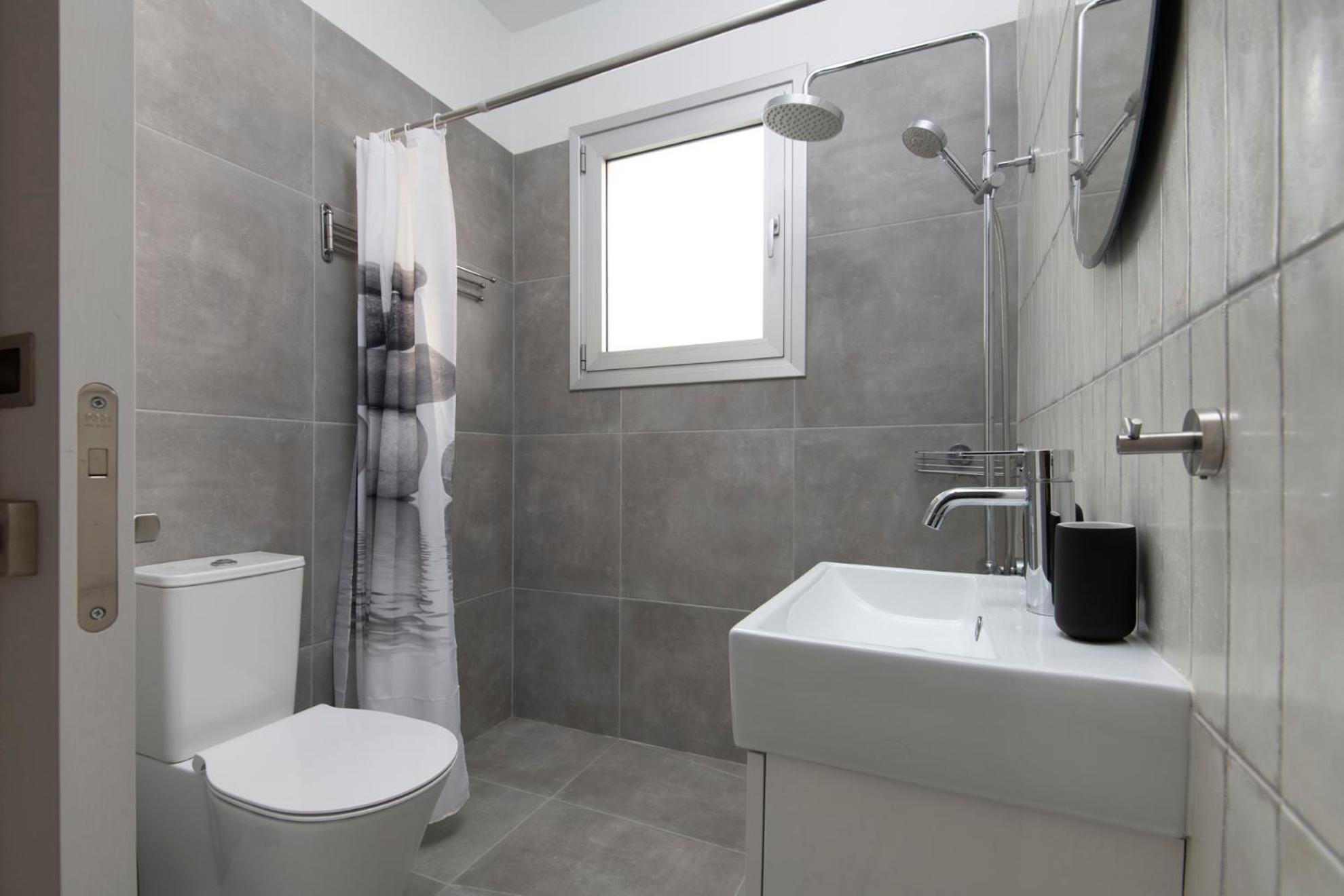 Amazing Two Bedroom Apartment Larnaca Buitenkant foto