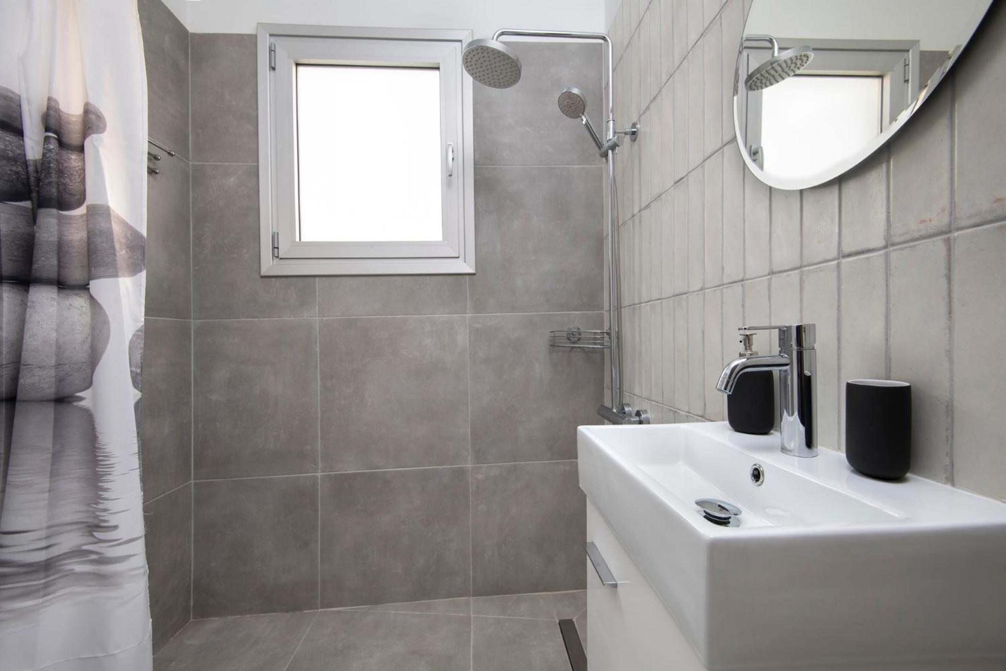 Amazing Two Bedroom Apartment Larnaca Buitenkant foto